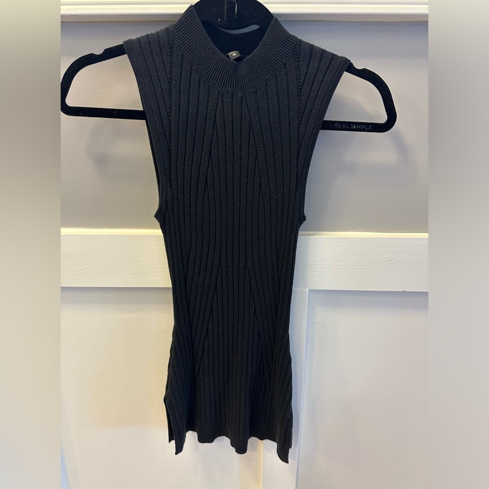 Express XS black ribbed sleeveless sweater